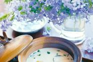Thai Chicken Coconut Soup (Tom Ka Gai)