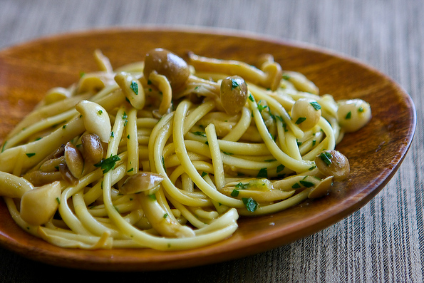 Japanese Noodles with Shimeji Mushrooms