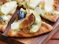 warm-fig-apple-gorgonzola-flatbread
