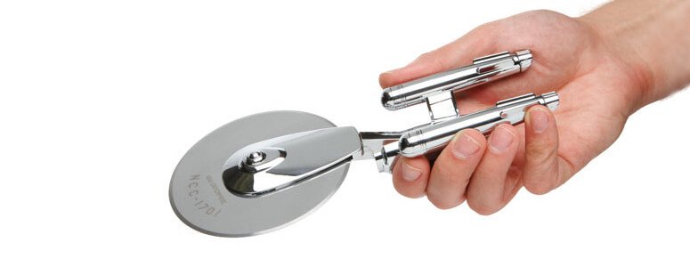 star-trek-enterprise-pizza-cutter.jpg