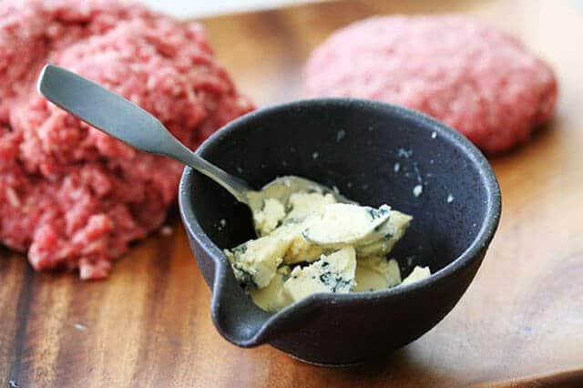 Gorgonzola Stuffed Hamburgers