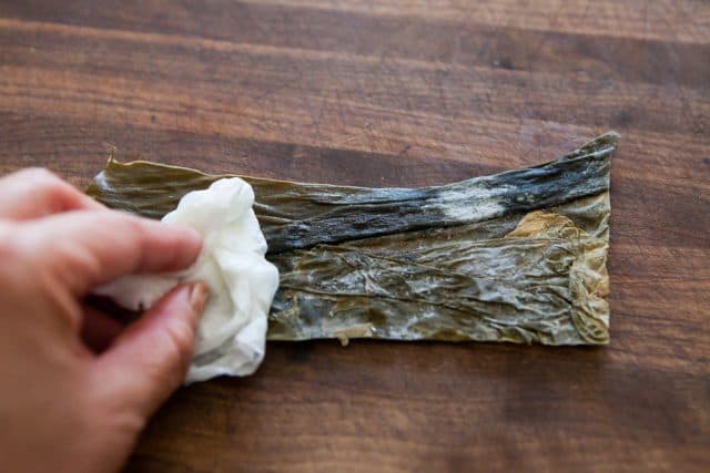 how to make miso soup from scratch - kombu