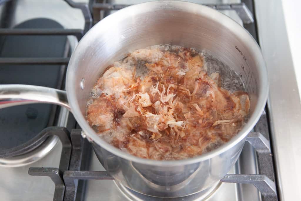 boiling katsuobushi