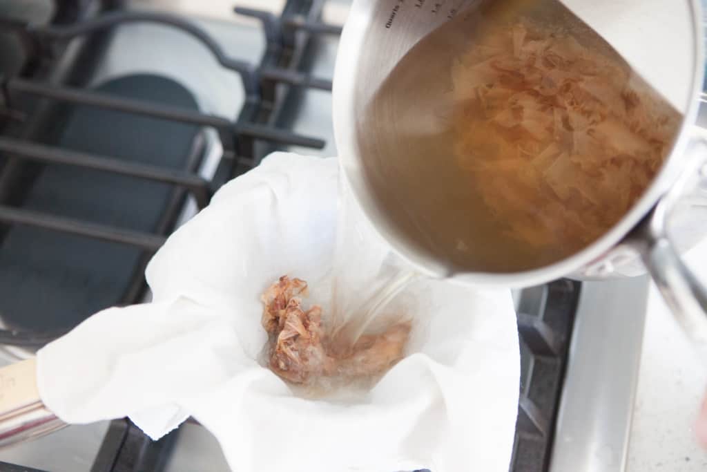 pouring katsuobushi broth