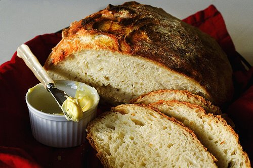 No Knead Bread: so easy a 4-yr old can make it!