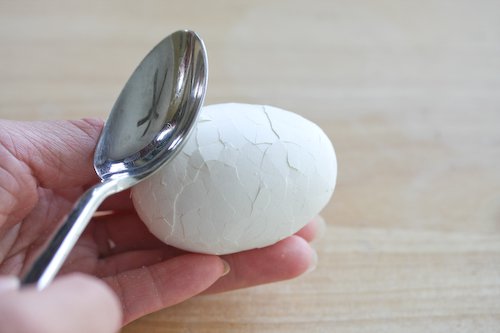tapping an egg