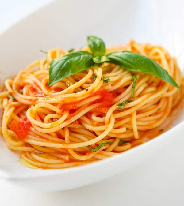 Scarpetta’s Spaghetti with Fresh Tomato Sauce and Garlic Basil Oil