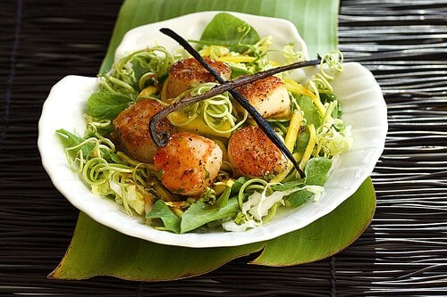 Scallop Salad with Sweet Vanilla Chili Dressing