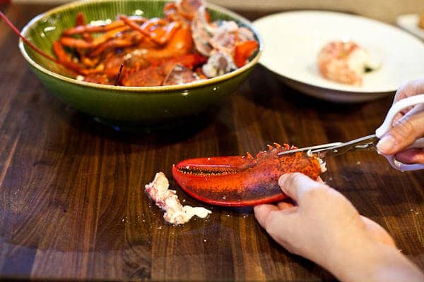 cutting lobster claw
