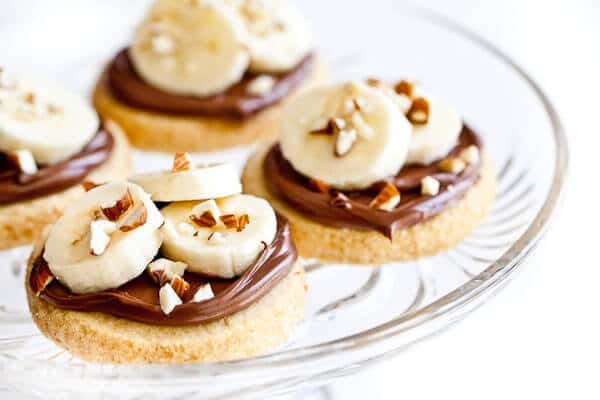 Shortbread Cookies with Nutella, Banana and Almonds