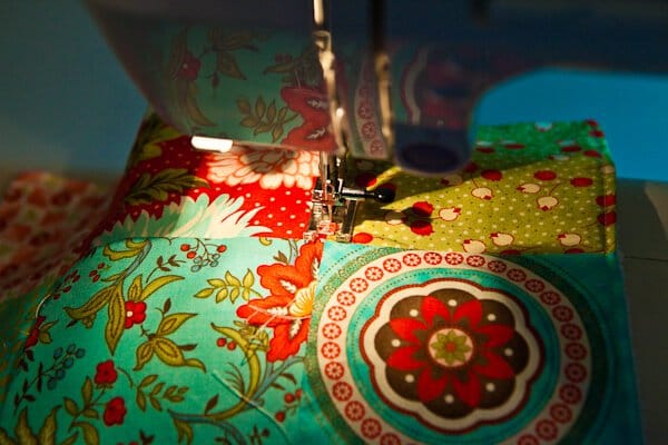 https://steamykitchen.com/wp-content/uploads/2010/12/easy-sew-quilt-kitchen-towel-yo-yo-5870.jpg