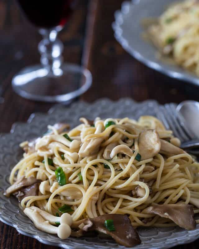 Creamy Garlic Butter Miso Pasta with Shiitake Mushrooms - BEYOND THE NOMS