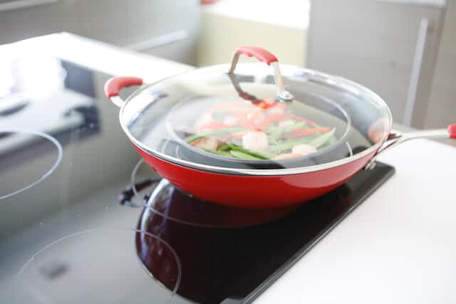 Steamy Kitchen Wok with Vented Glass Lid Steaming