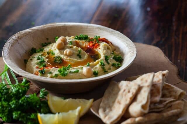 healthy Hummus Recipe with pita