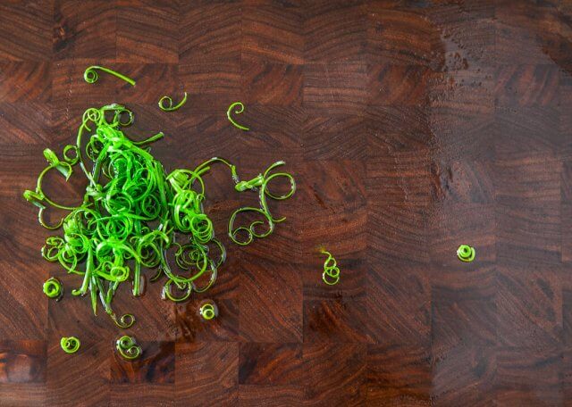 how-to-make-curly-green-onion-garnish-9372