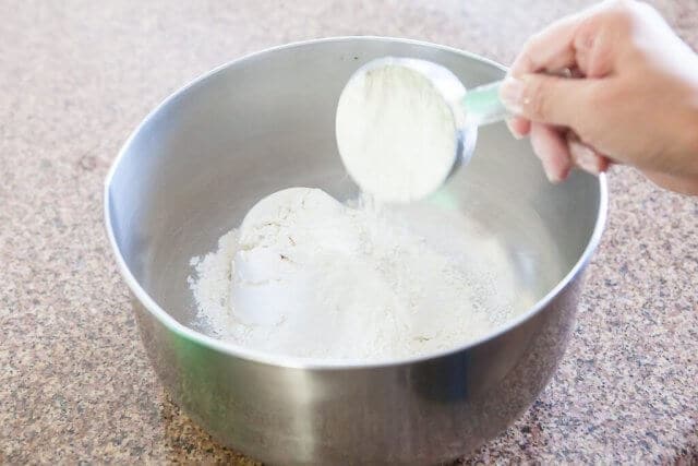 flour in pot