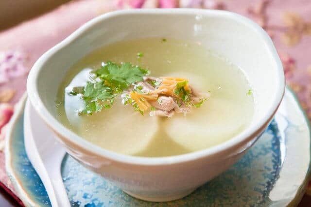 bowl of chinese daikon soup 