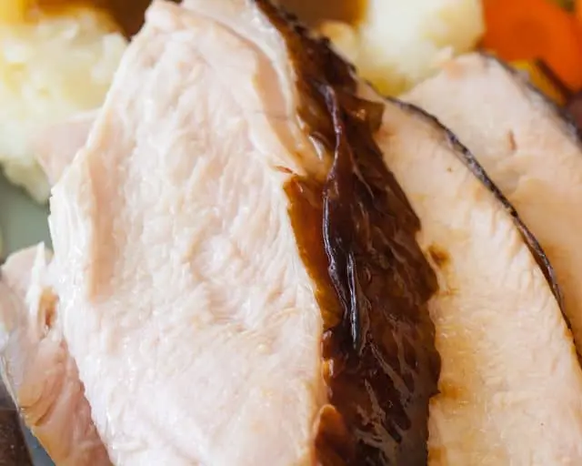 https://steamykitchen.com/wp-content/uploads/2017/11/deep-fry-turkey-without-oil-8781-640x512.jpg.webp