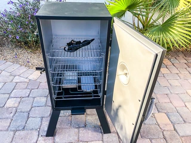 https://steamykitchen.com/wp-content/uploads/2018/11/cuisinart-vertical-electric-smoker-review20181110_0023-640x480.jpg