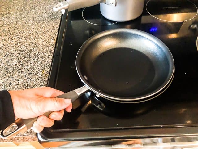 https://steamykitchen.com/wp-content/uploads/2019/08/Anolon-Advanced-Bronze-Hard-Anodized-Nonstick-Cookware-Set-Review_0067-640x480.jpg