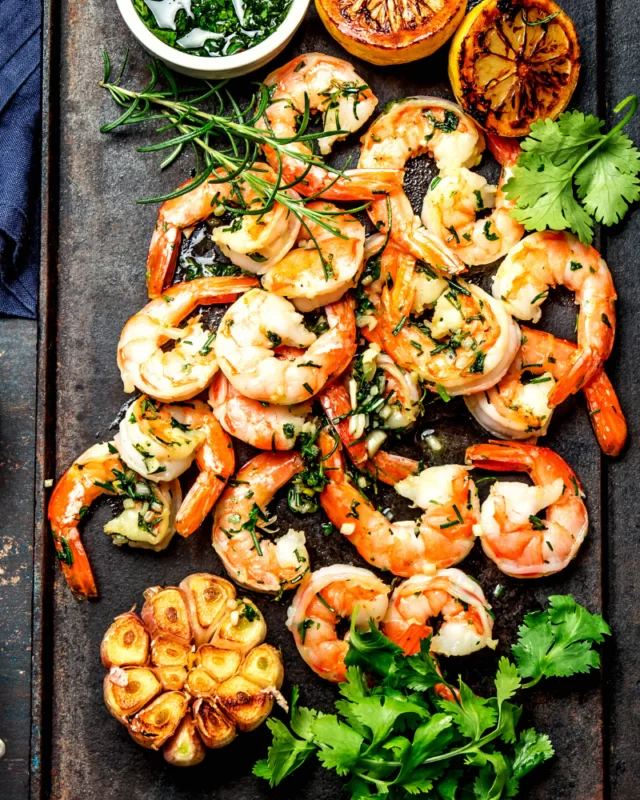 https://steamykitchen.com/wp-content/uploads/2021/07/garlic-shrimp-3-640x800.png.webp