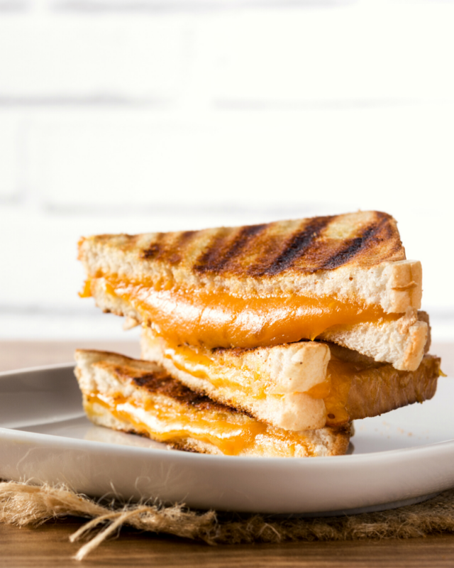 https://steamykitchen.com/wp-content/uploads/2021/07/grilled-cheese-1-640x800.png.webp