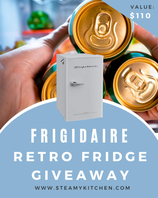 Frigidaire Retro Bar Fridge Refrigerator Giveaway
