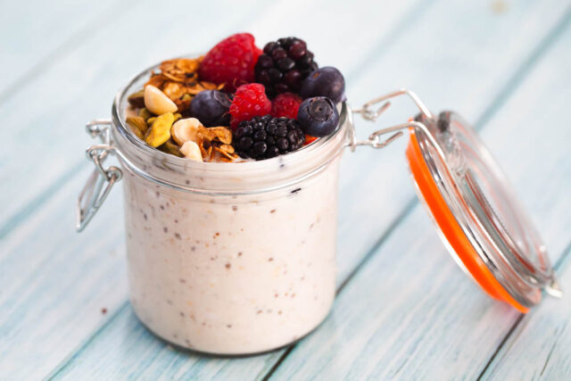 oatmeal oats in a mason jar breakfast