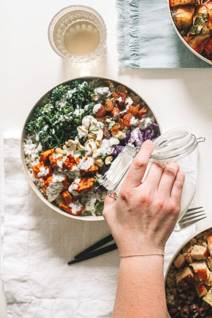 Chicken Tandoori Bowl with Minty Indian Yogurt Dressing Recipe • Steamy ...