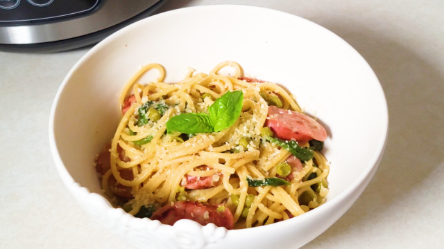 creamy alfredo sausage spaghetti