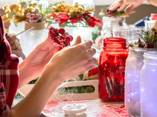 natural berry christmas decor